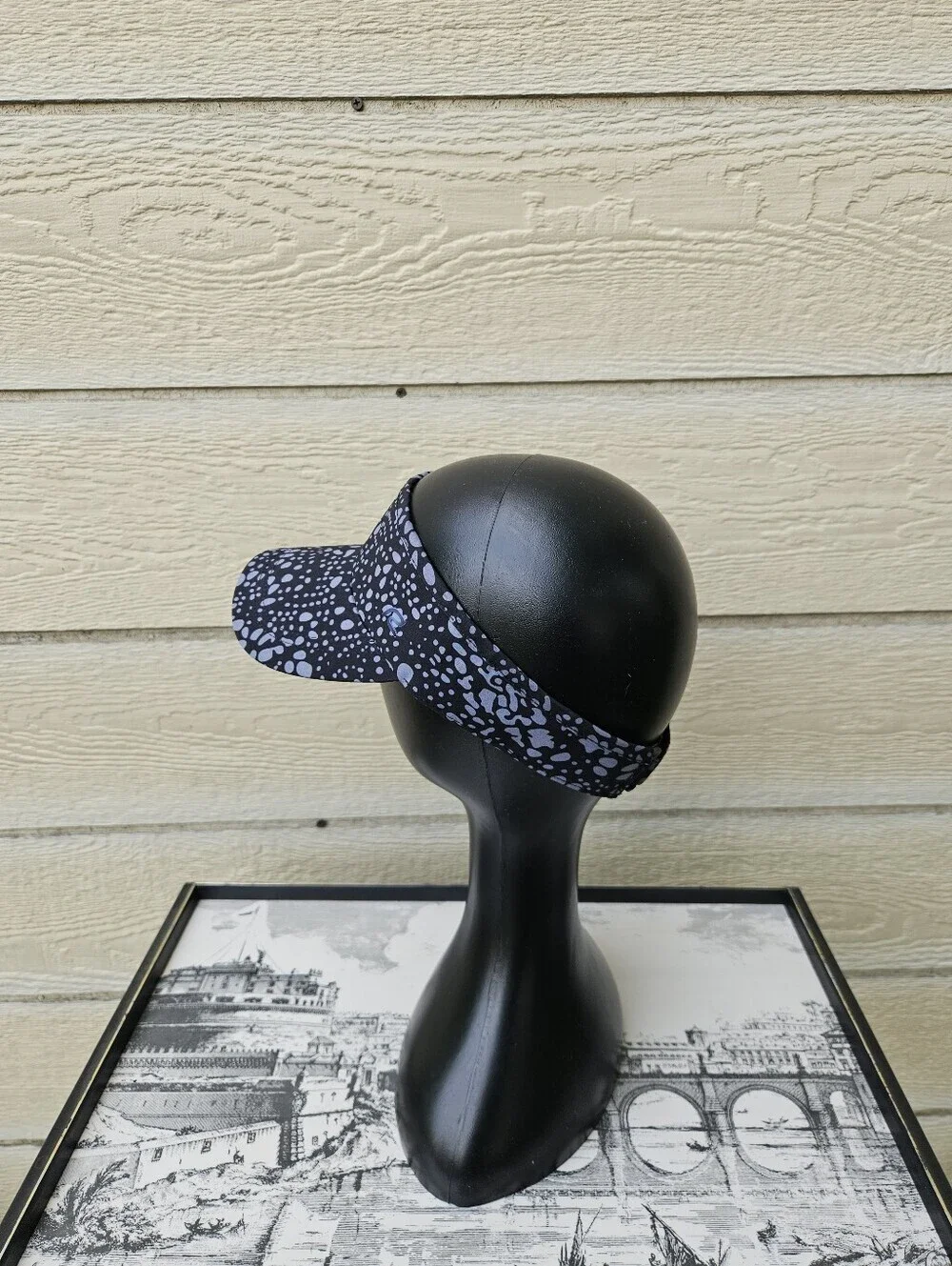 Road Runner Sports adjustable visor black and gray speckle